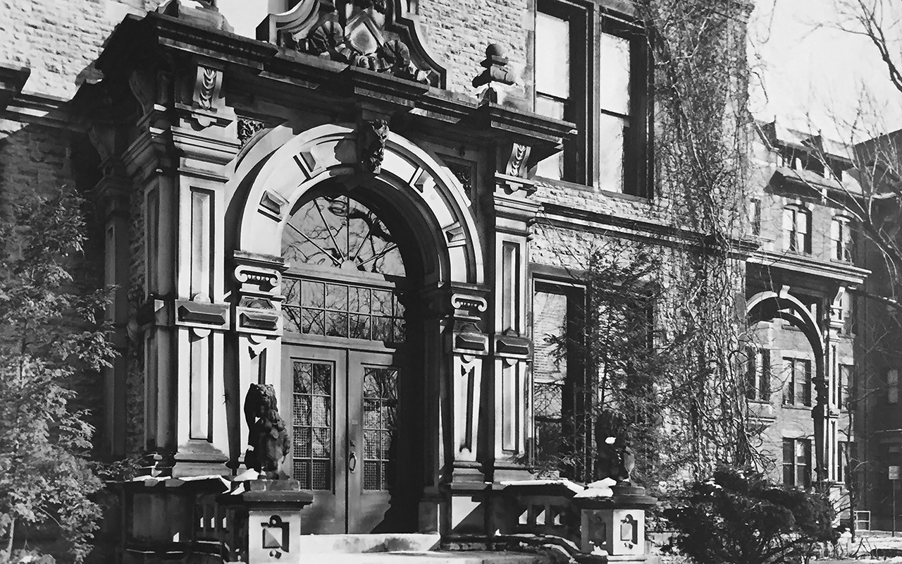 Black and white image of the entrance to the CCM Conservatory in 1902